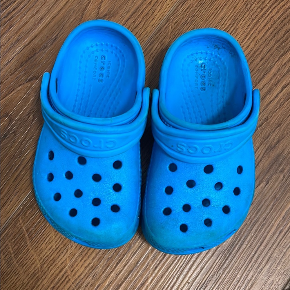CROCS Blue Water Shoes with Ventilation and Heel Strap